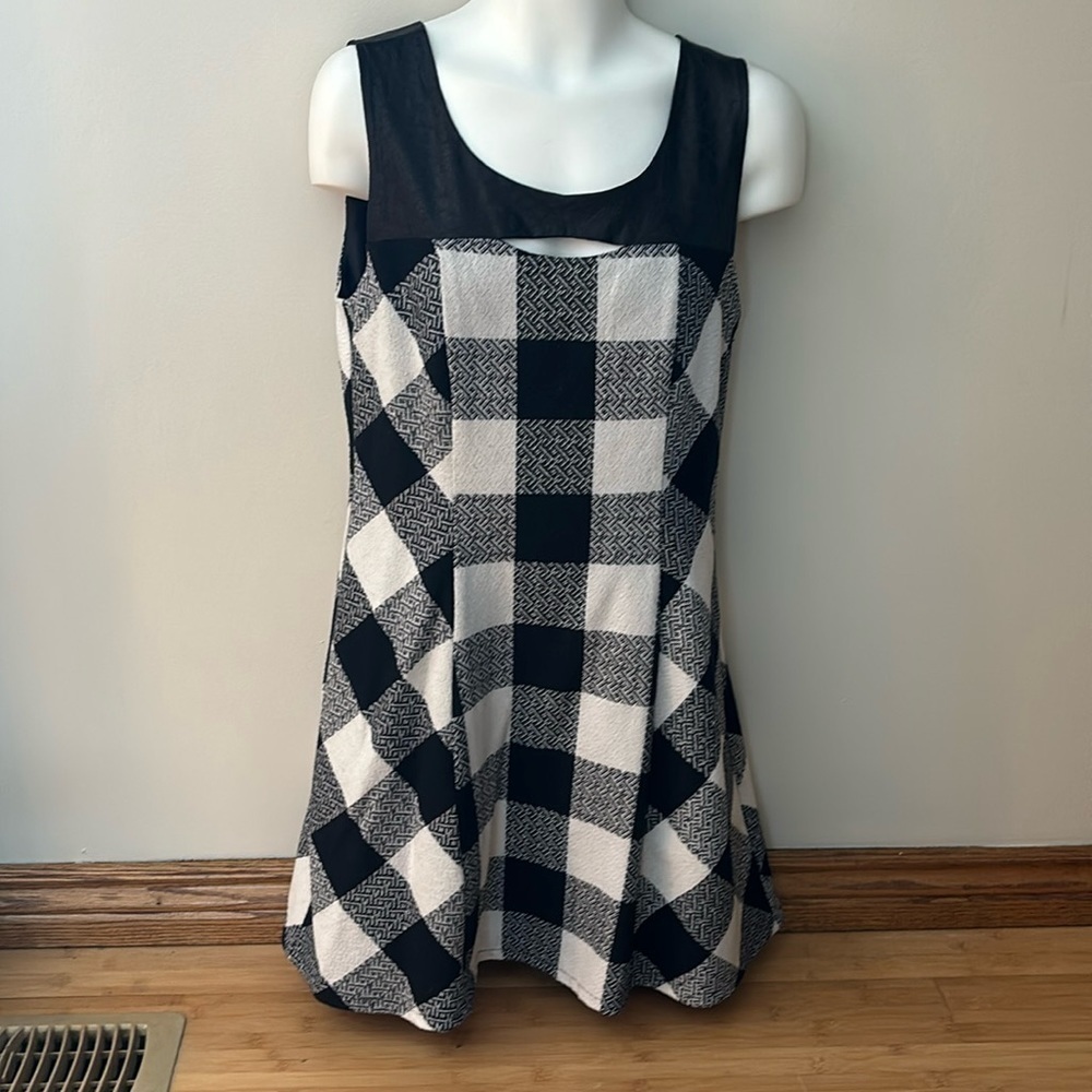 Montreal checkered dress​​​​​​​​​​​